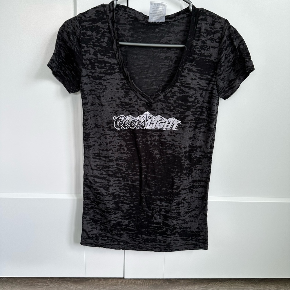 5/$5 💵 Coors Light t-shirt